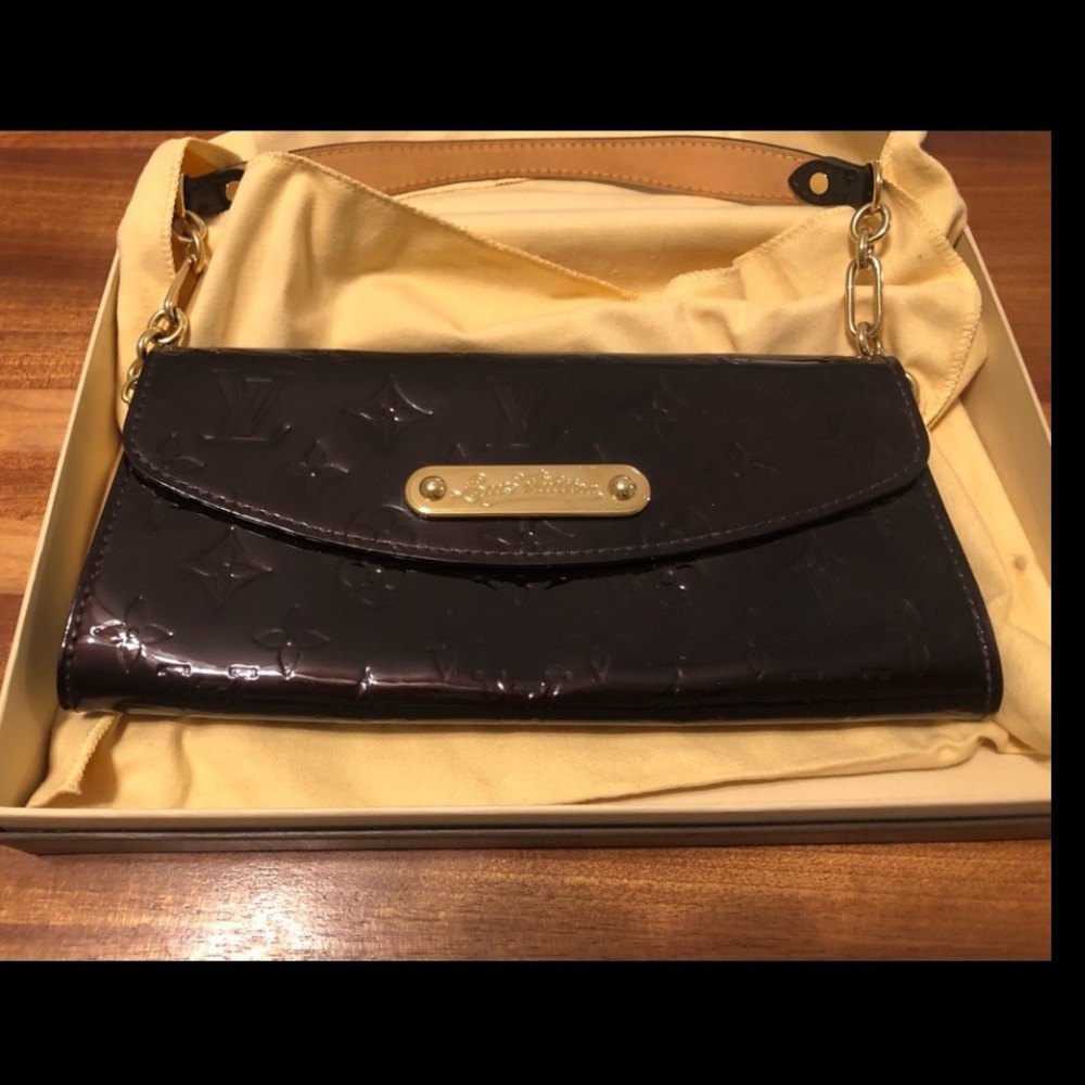 Louis Vuitton Monogram Vernis Sunset Blvd Amarante Clutch